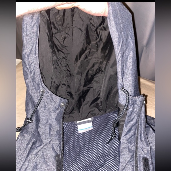 Columbia rain jacket. - Picture 7 of 7